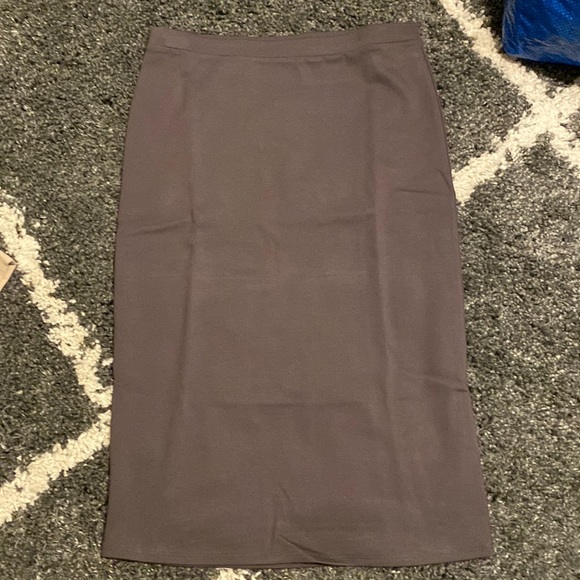 10 for $15 SALE ⭐️Dark gray fitted pencil skirt - Picture 1 of 6
